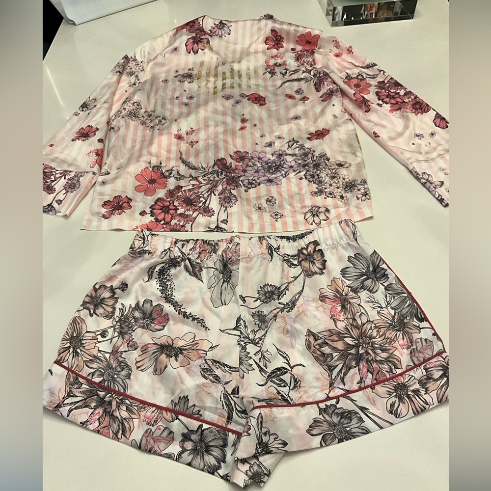 Victoria's Secret Baby Pink 2 Piece Satin Sleep PJ Set Top XS & Shorts Small